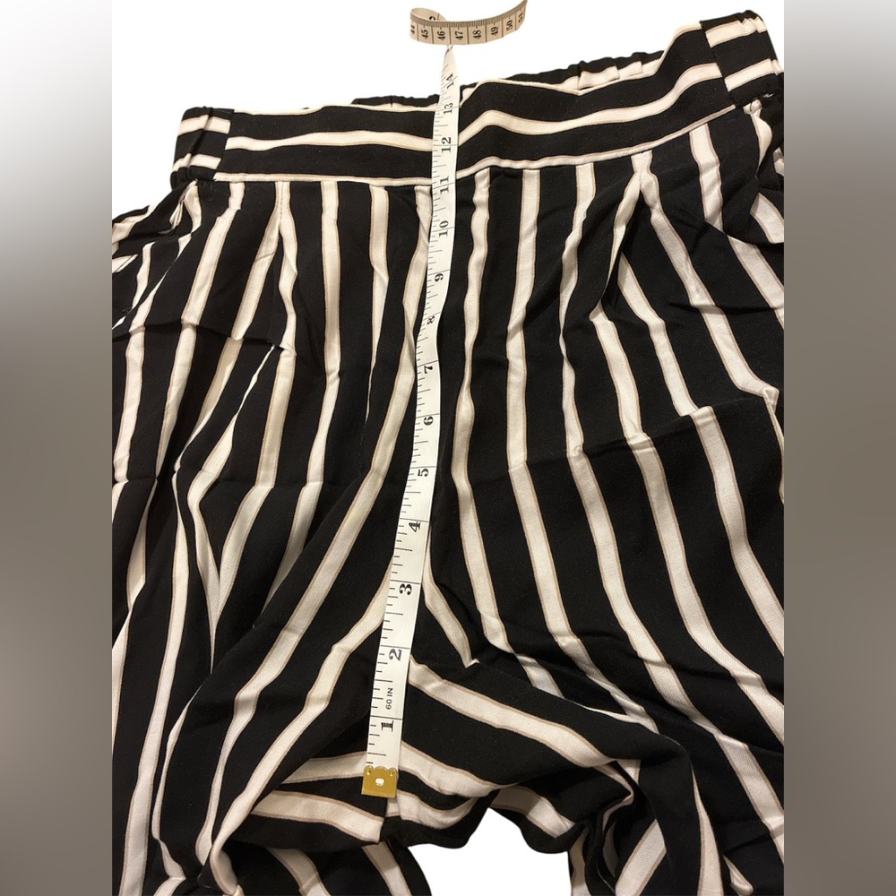 H&M Women’s Black and White Striped Pants. 100% Viscose. Size 6. - Picture 8 of 11